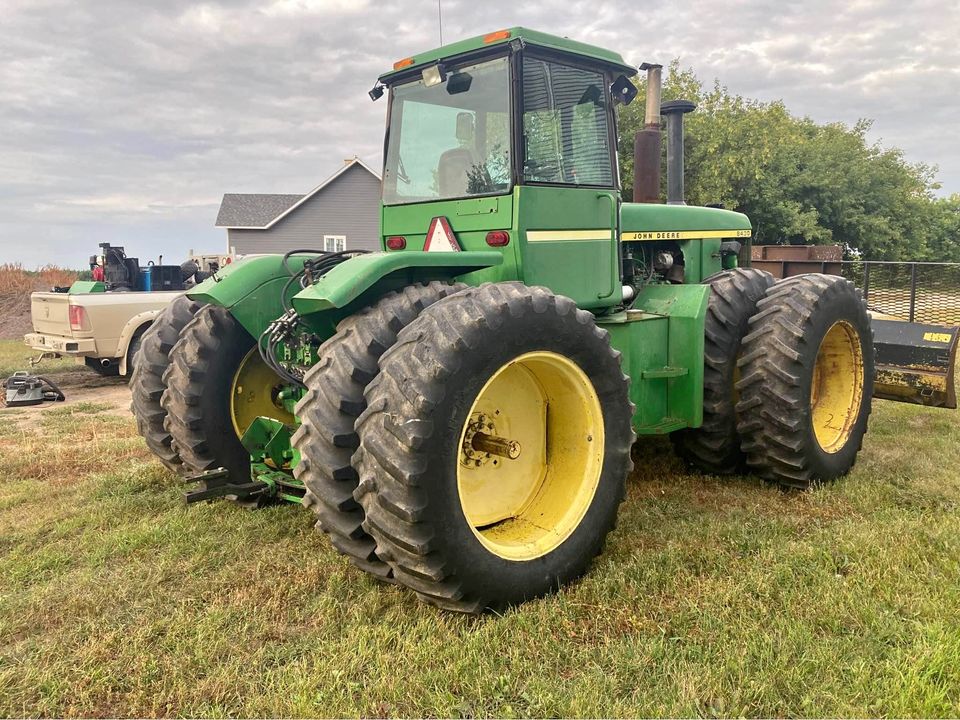 John Deere 8430