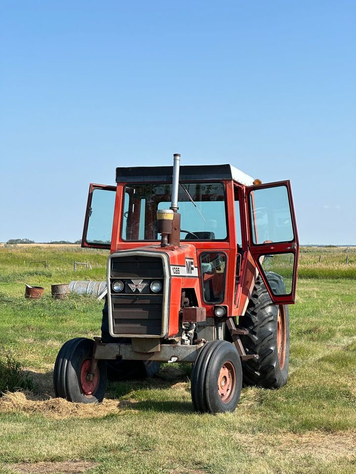 Massey Ferguson 1085 Image 2